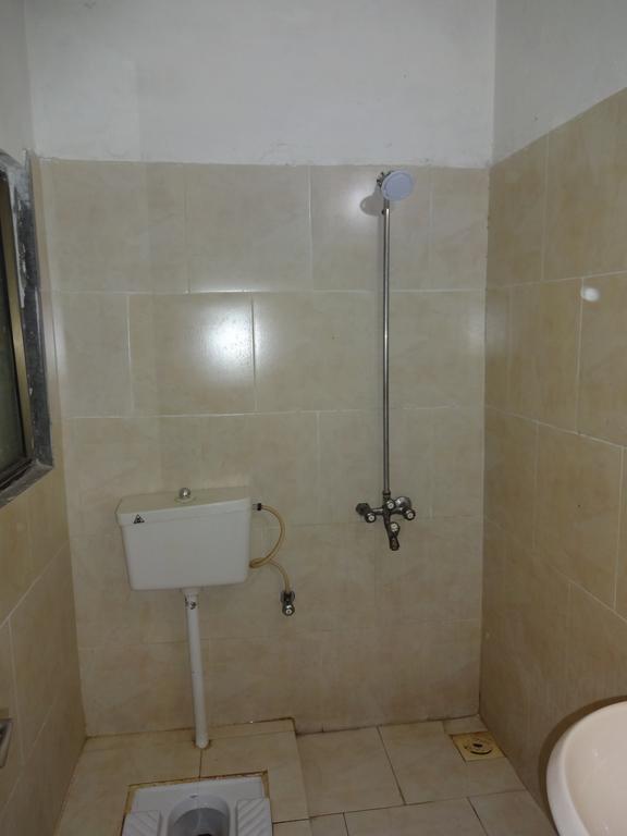 Safari Hotel Upper Mall Lahore Ngoại thất bức ảnh